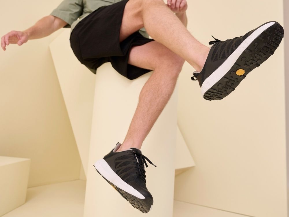 BAER OMN6 emotion 1243159_unisex-sports-shoe-flow-motion-in-black_i.jpg