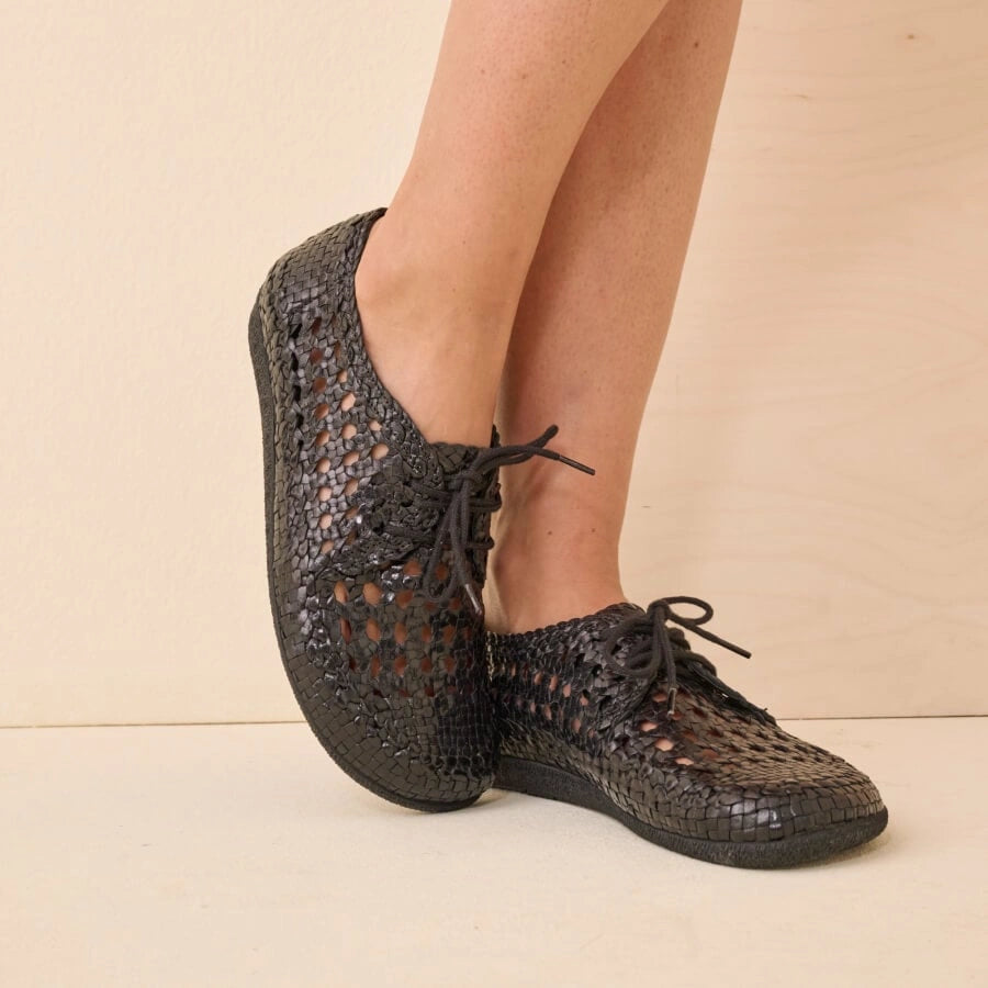 Promotes pain-free walking
