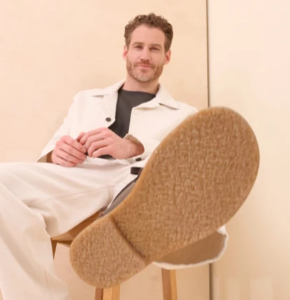Model with BÄR shoes with natural crepe sole